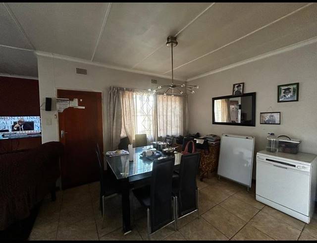 4 BEDROOM HOUSE FOR SALE IN KLIPPOORTJE